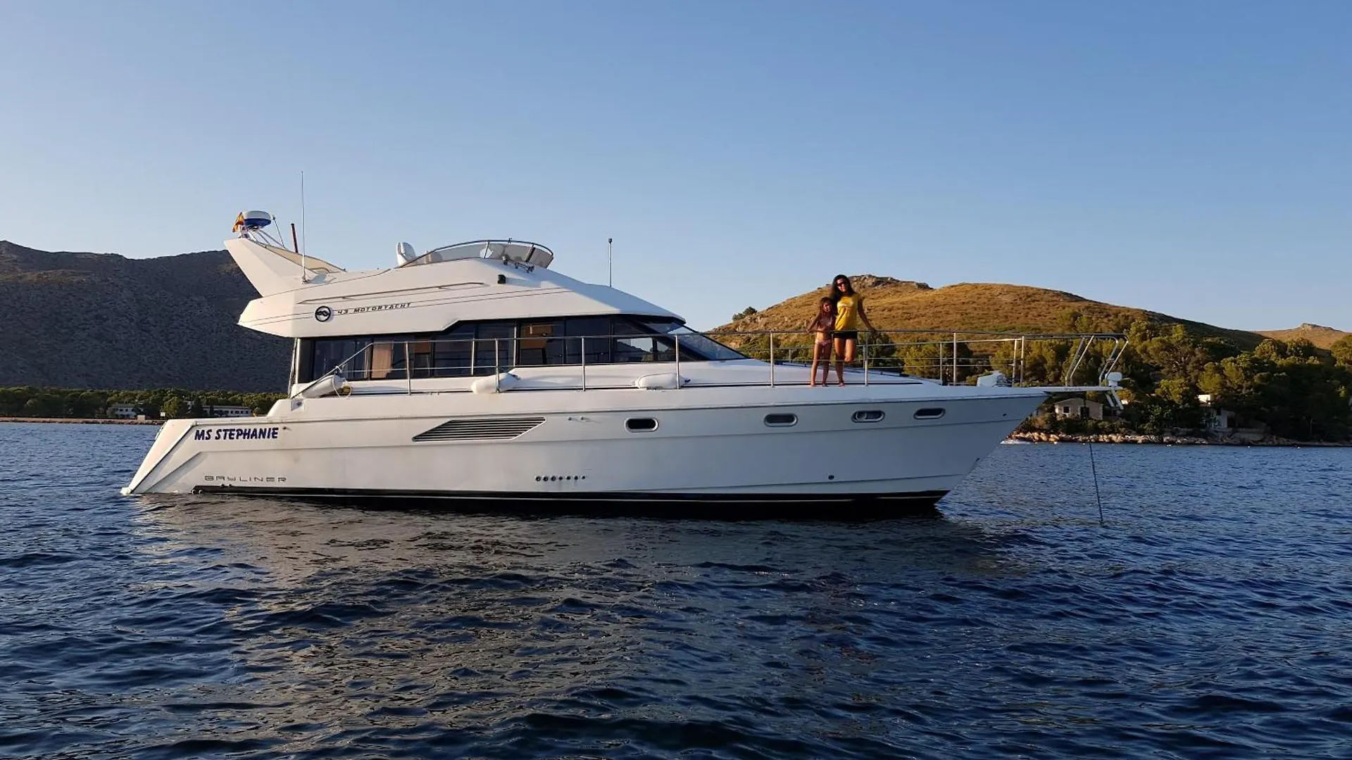 Botel 43 Ft Motoryacht In Empuriabrava Hotel