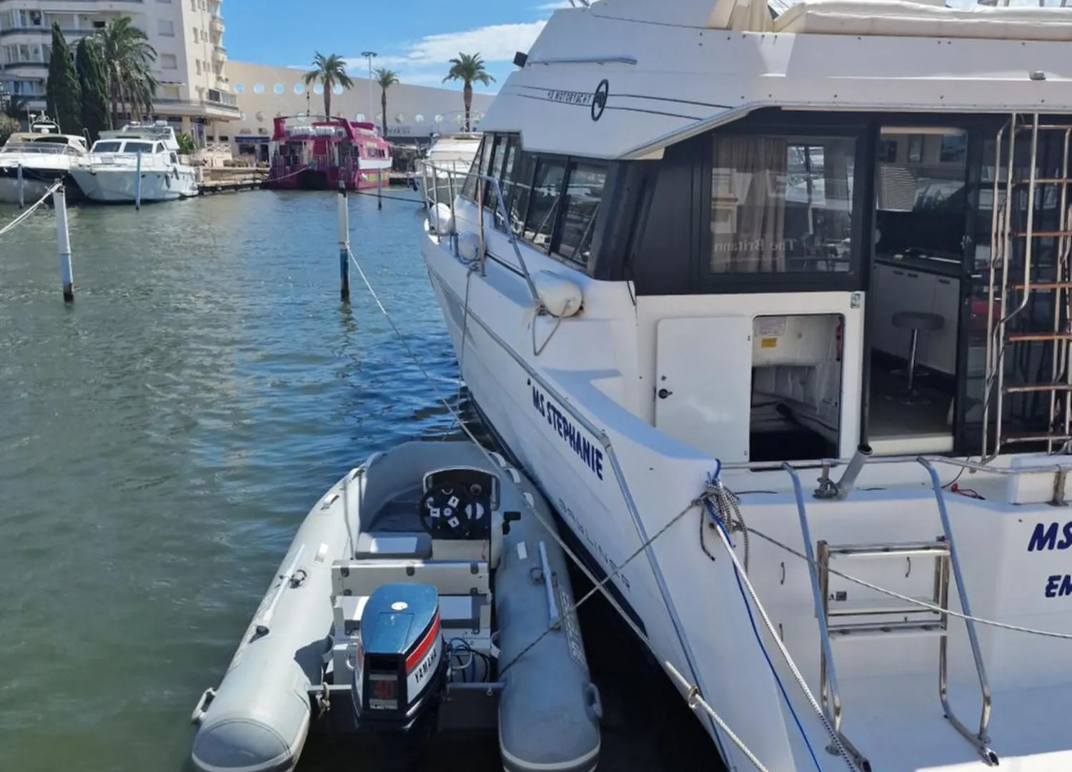 43 Ft Motoryacht In Empuriabrava Hotel